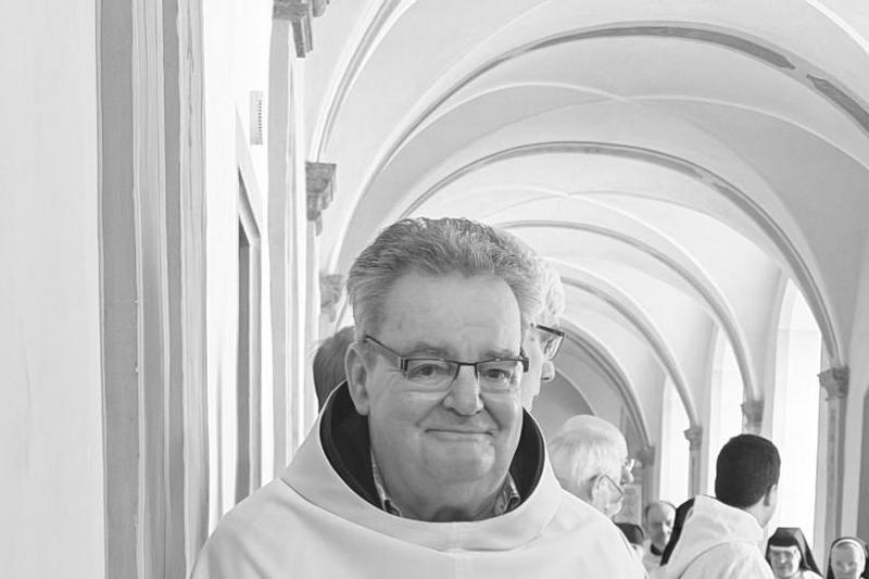 Herr, gib ihm die ewige Ruhe!